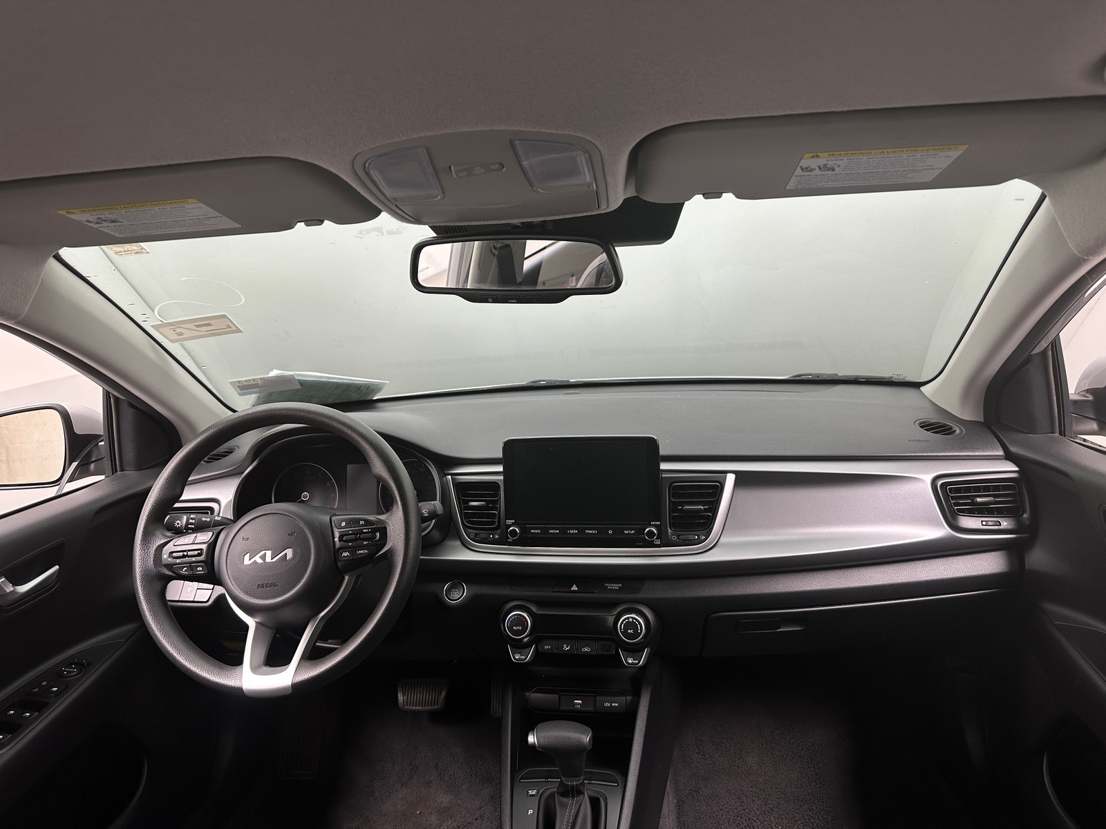 Thumbnail: 2022 Kia Rio - 3