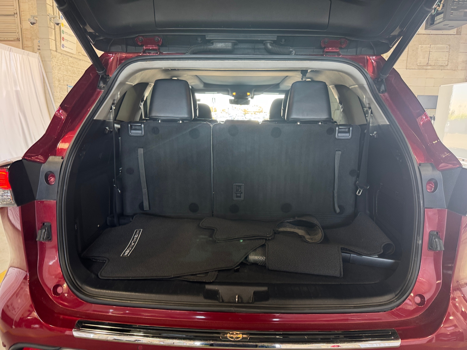 Thumbnail: 2021 Toyota Highlander - 6