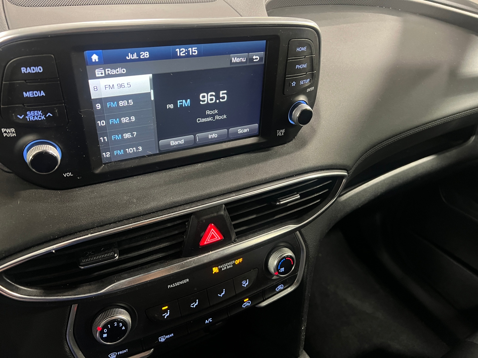 Thumbnail: 2020 Hyundai Santa Fe - 4