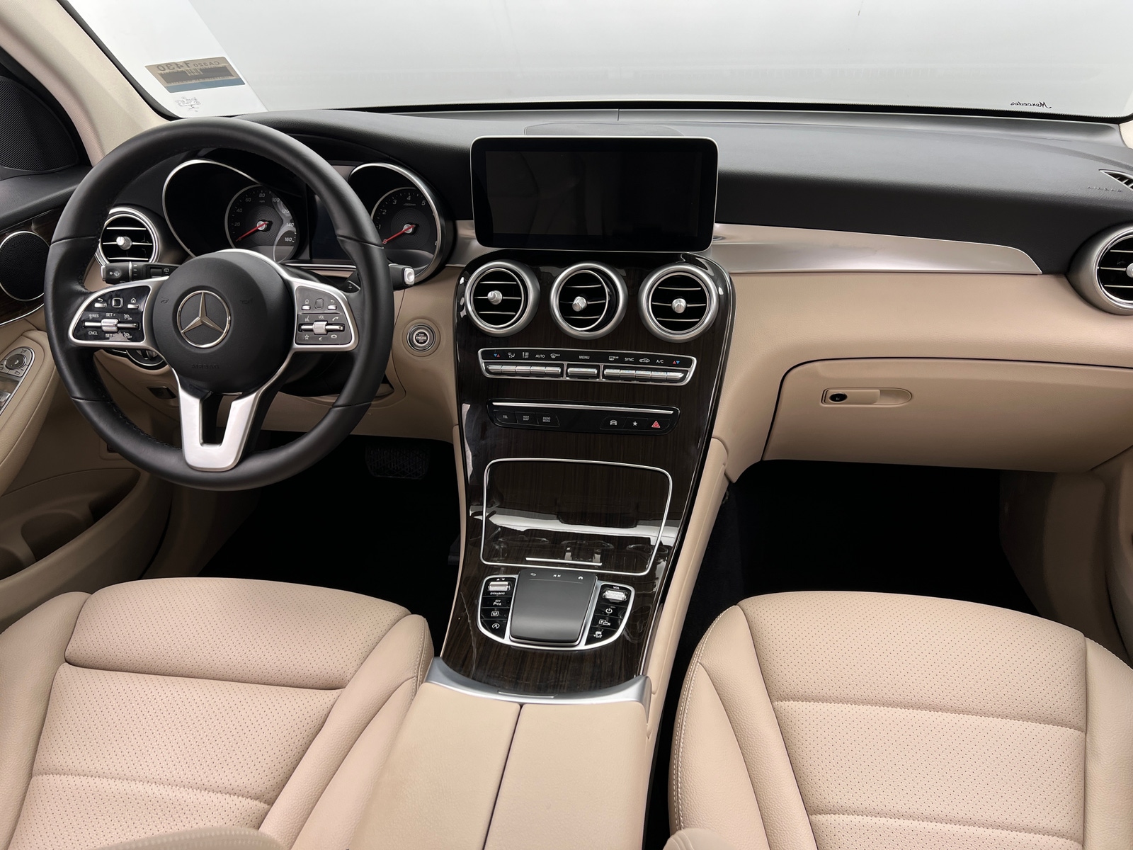 Thumbnail: 2022 Mercedes-Benz GLC - 2
