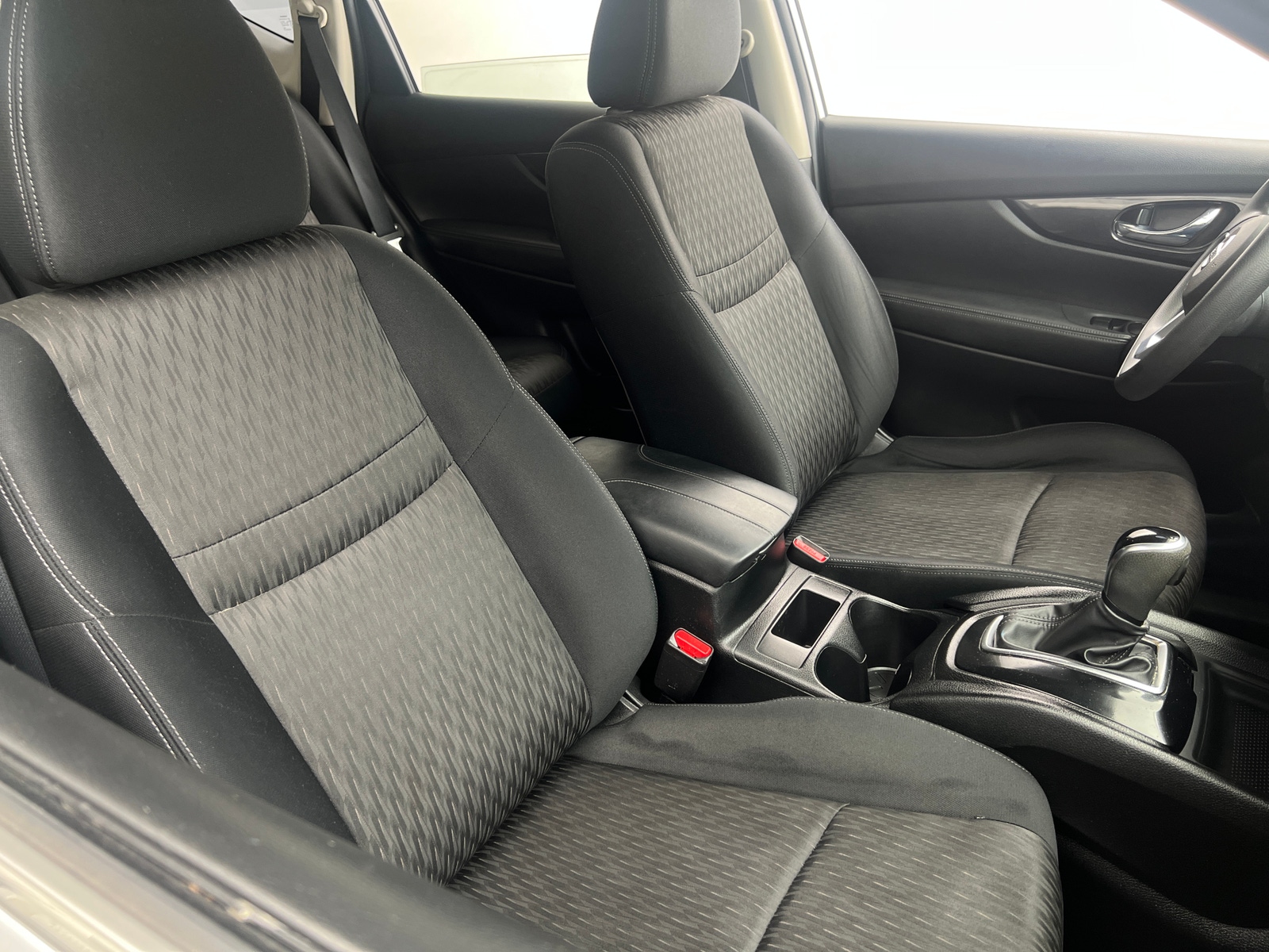 Thumbnail: 2017 Nissan Rogue - 2
