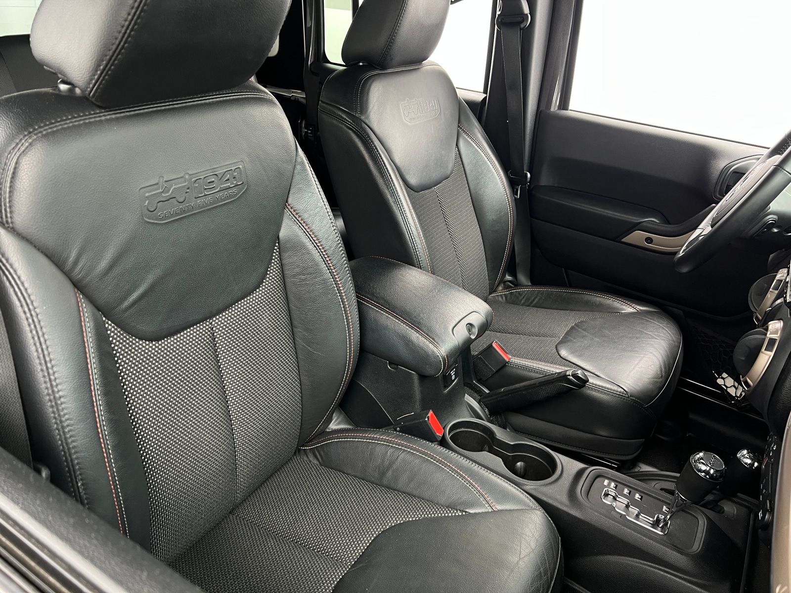 Thumbnail: 2016 Jeep Wrangler - 2