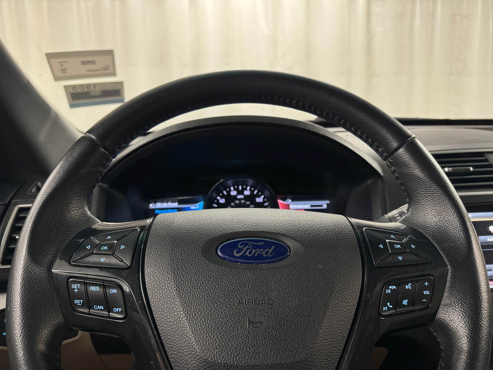 Thumbnail: 2016 Ford Explorer - 5