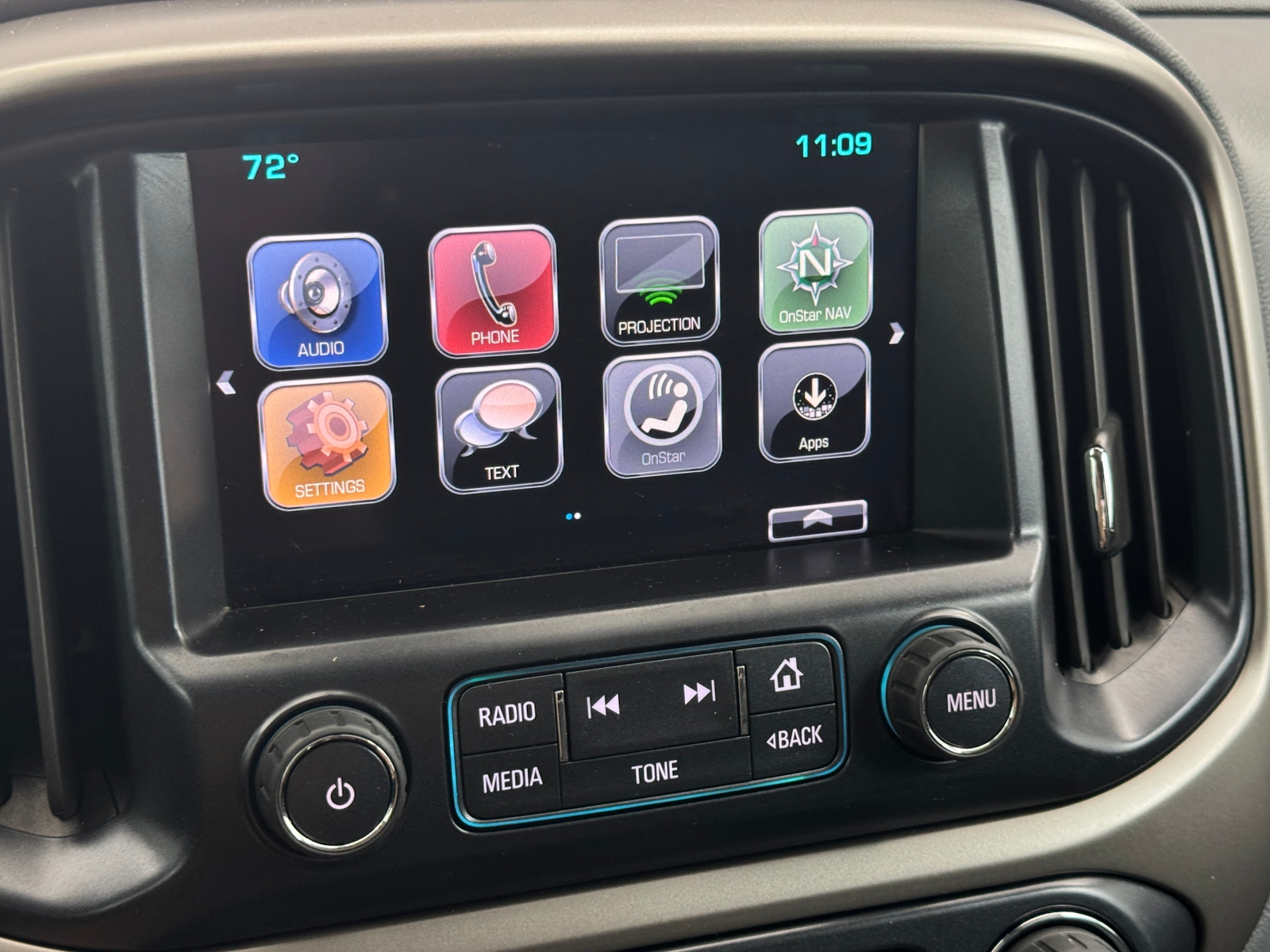 Thumbnail: 2017 Chevrolet Colorado - 3
