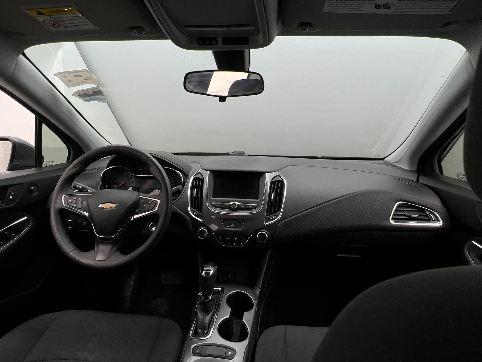 Thumbnail: 2019 Chevrolet Cruze - 3