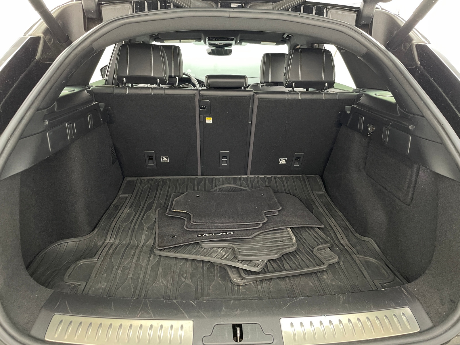 Thumbnail: 2018 Land Rover Range Rover Velar - 6