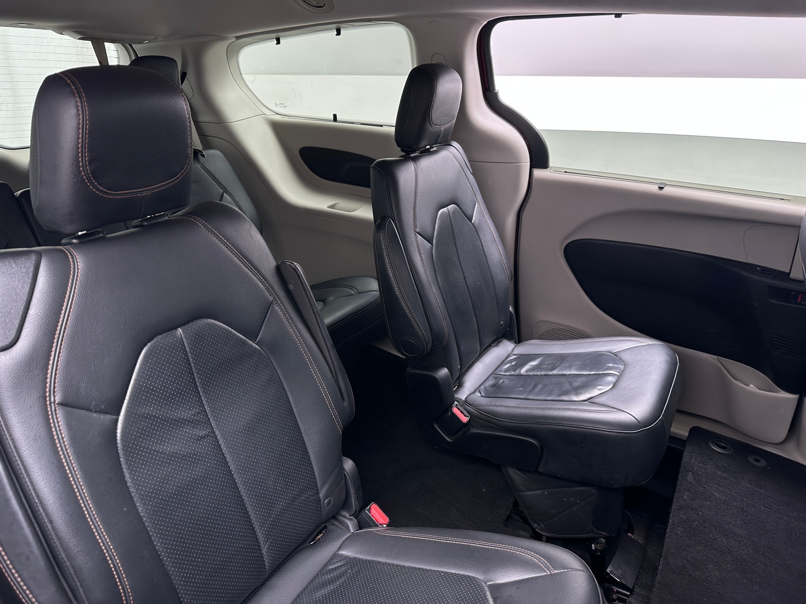 Thumbnail: 2018 Chrysler Pacifica - 5