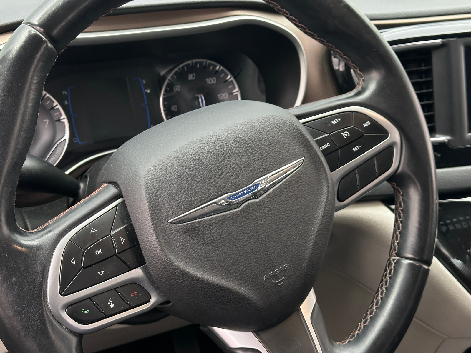 Thumbnail: 2018 Chrysler Pacifica - 4