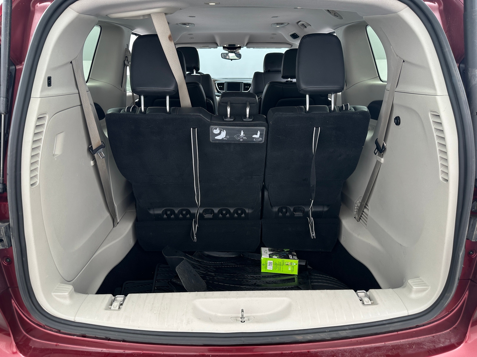 Thumbnail: 2018 Chrysler Pacifica - 6