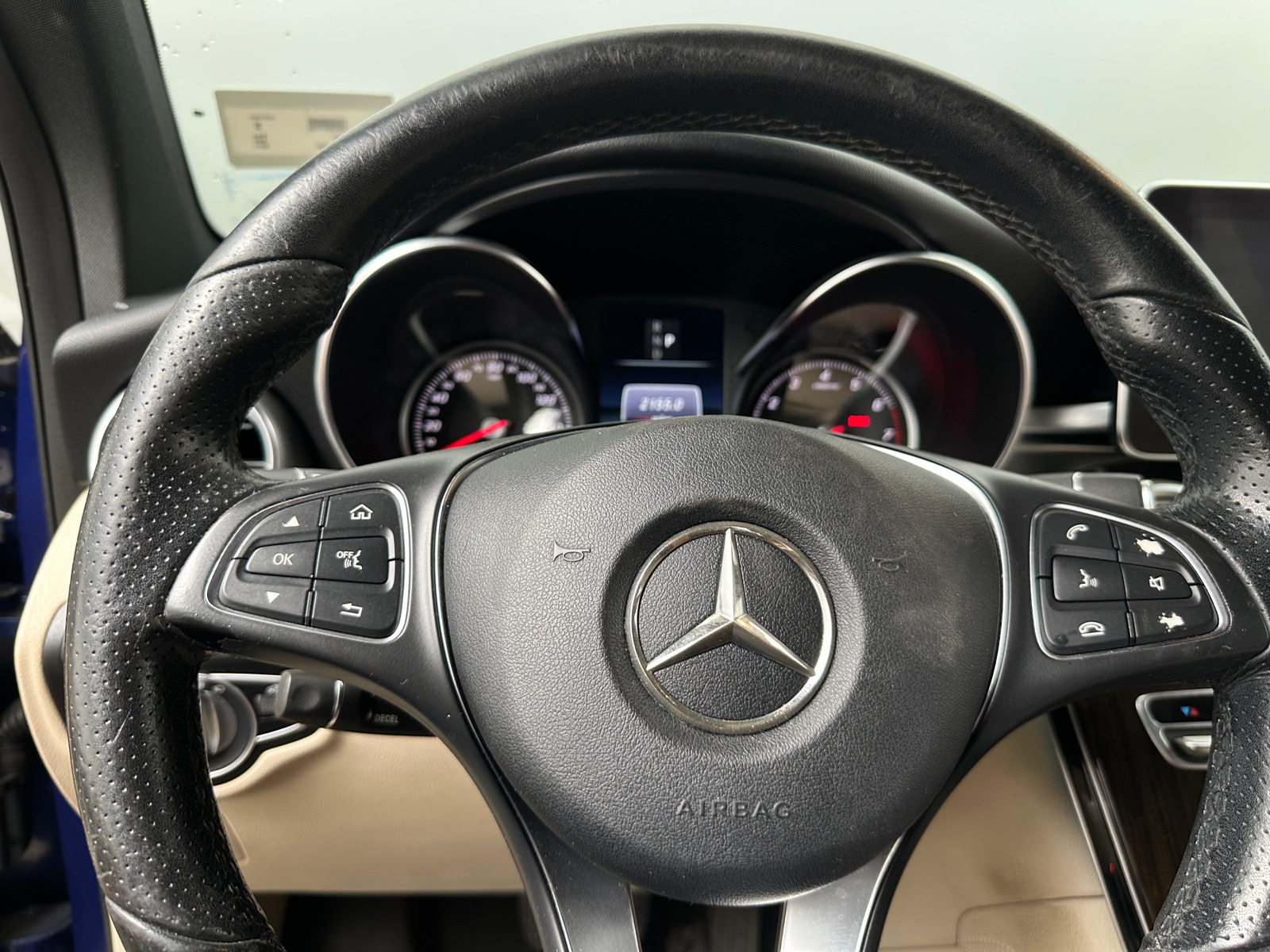 Thumbnail: 2017 Mercedes-Benz GLC - 4