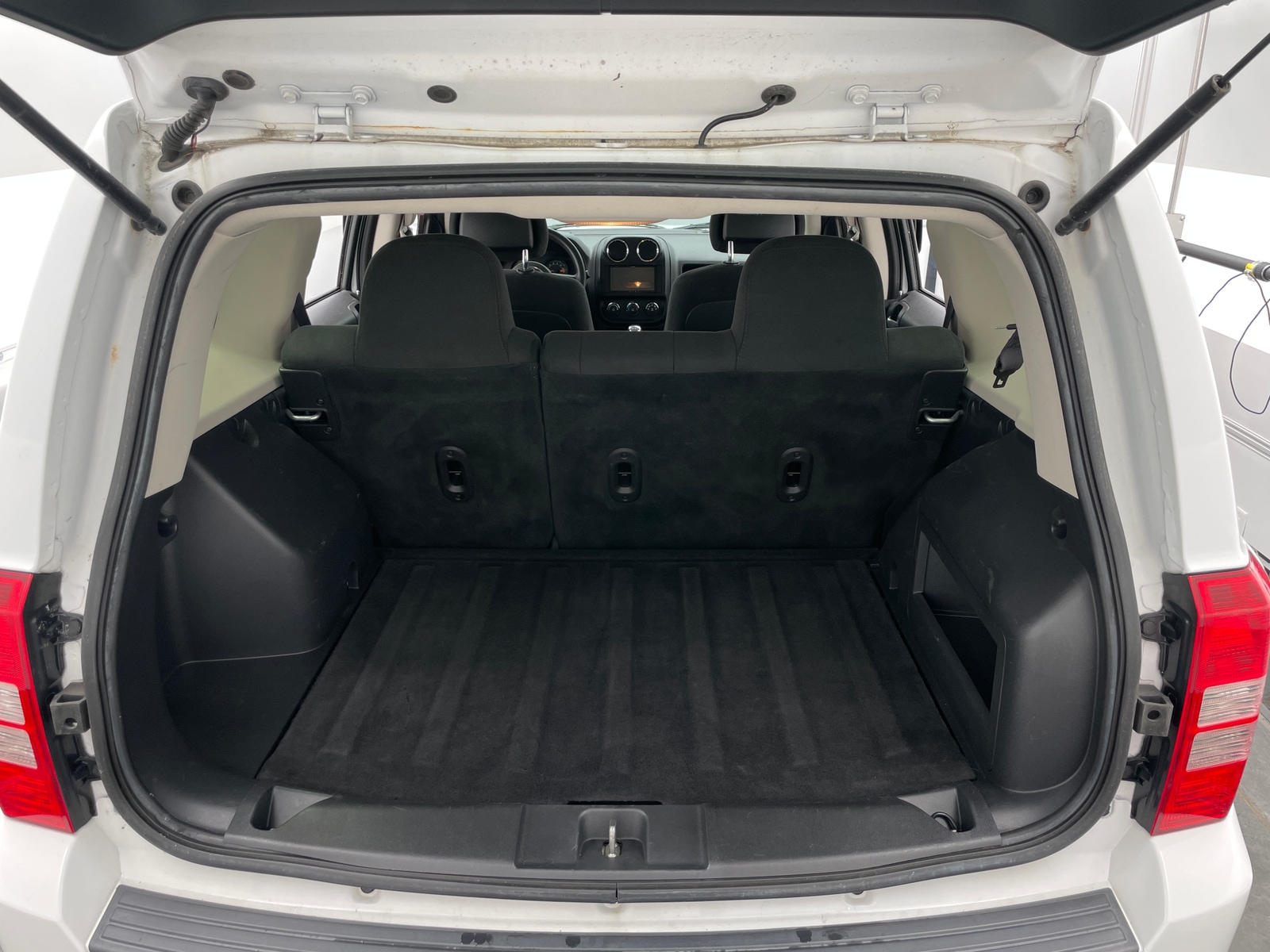 Thumbnail: 2016 Jeep Patriot - 7