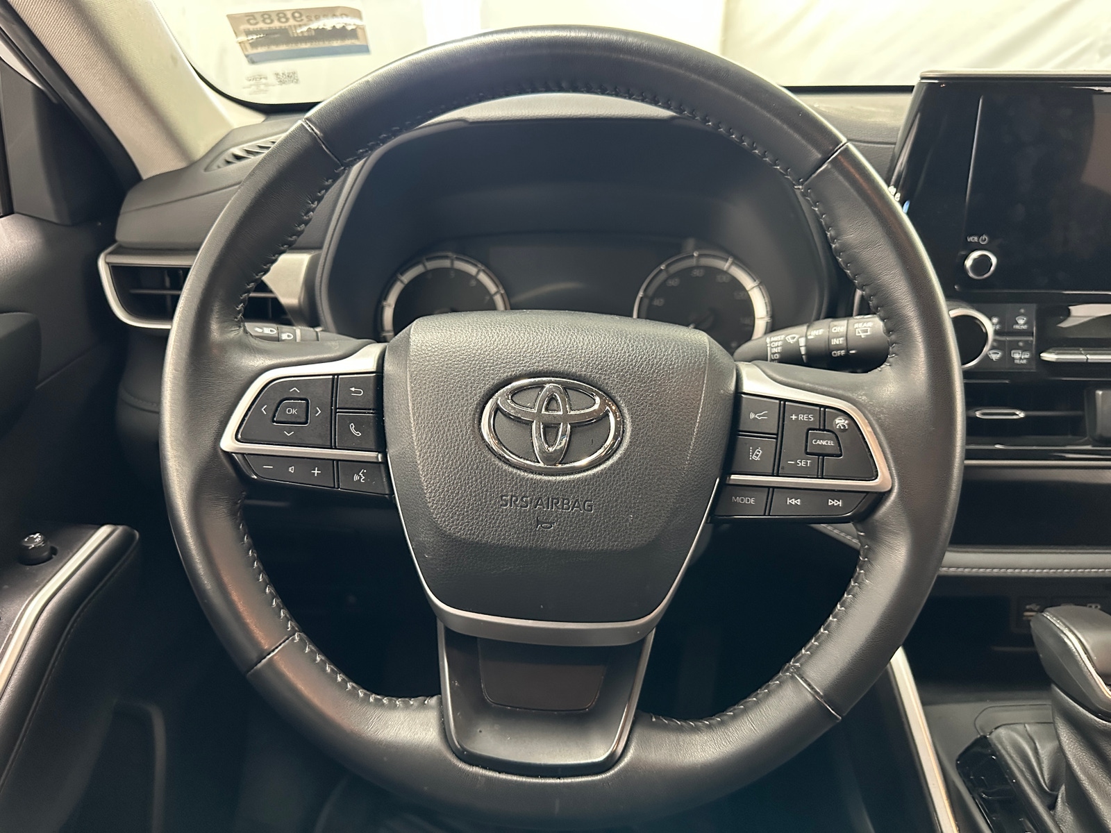 Thumbnail: 2023 Toyota Highlander - 5