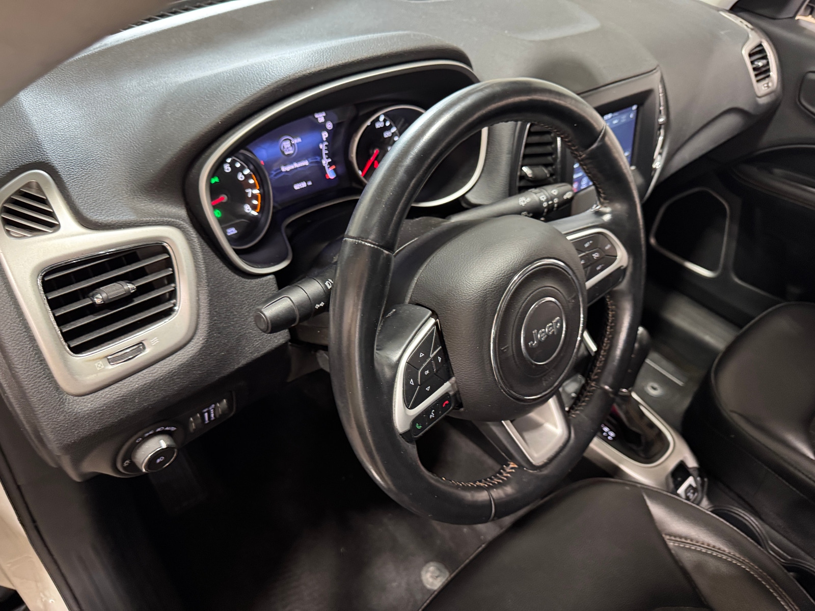 Thumbnail: 2020 Jeep Compass - 3