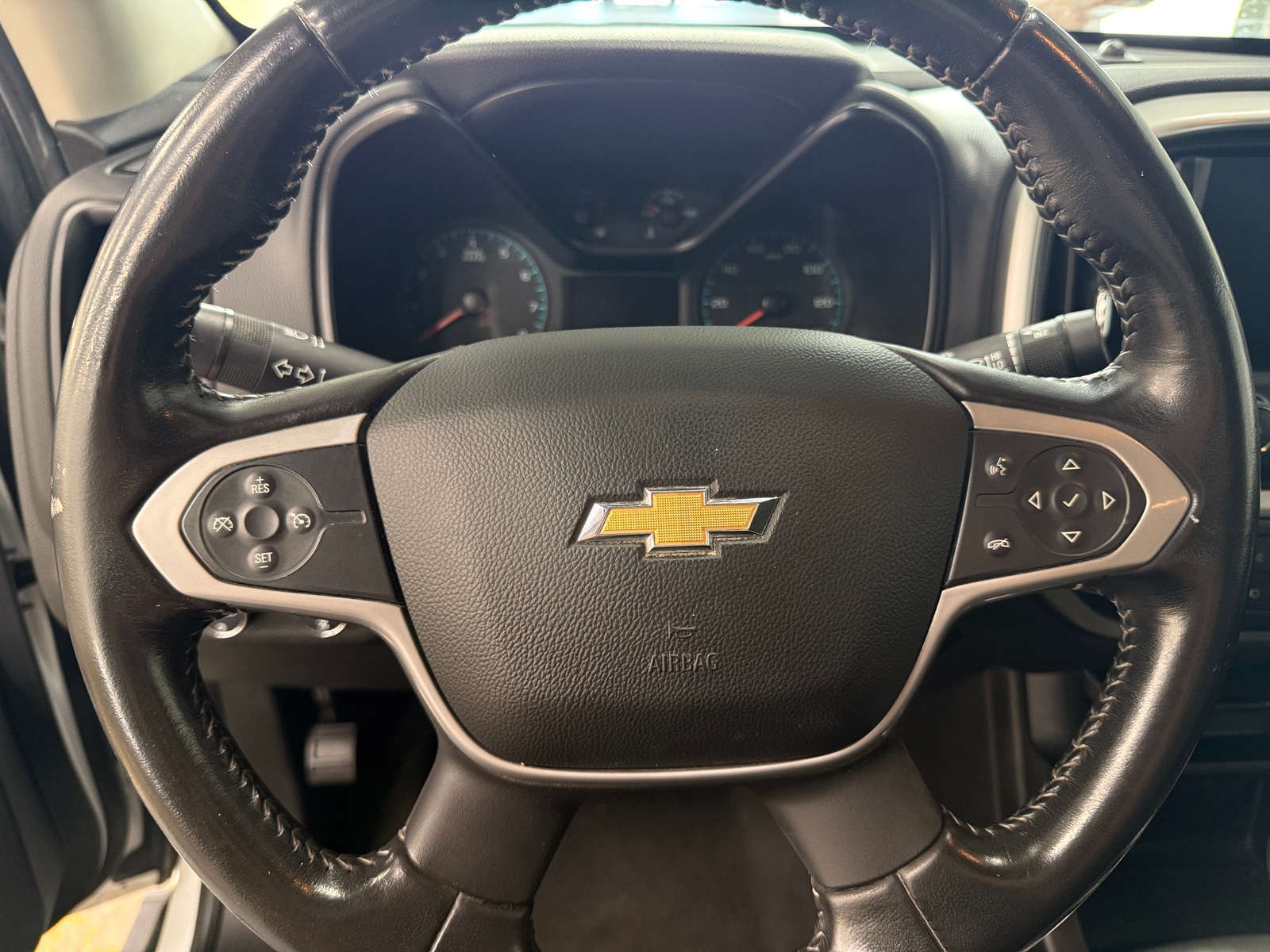 Thumbnail: 2022 Chevrolet Colorado - 5