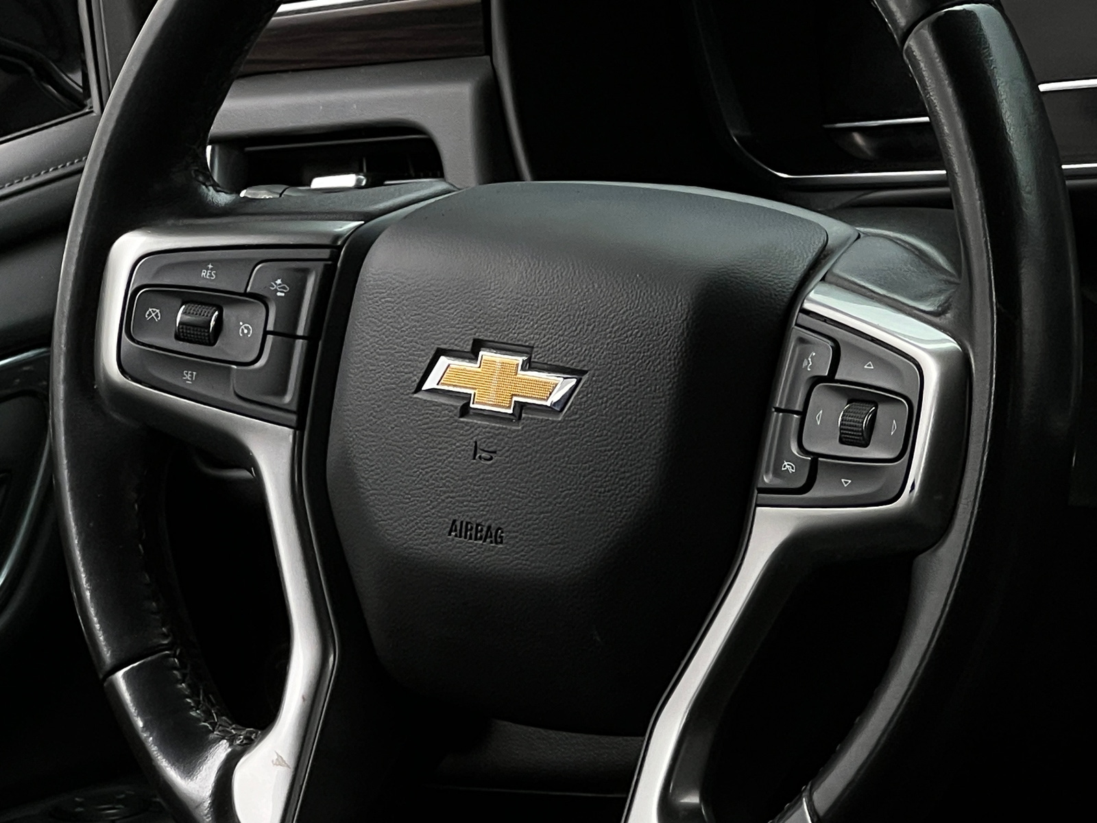 Thumbnail: 2023 Chevrolet Suburban - 4