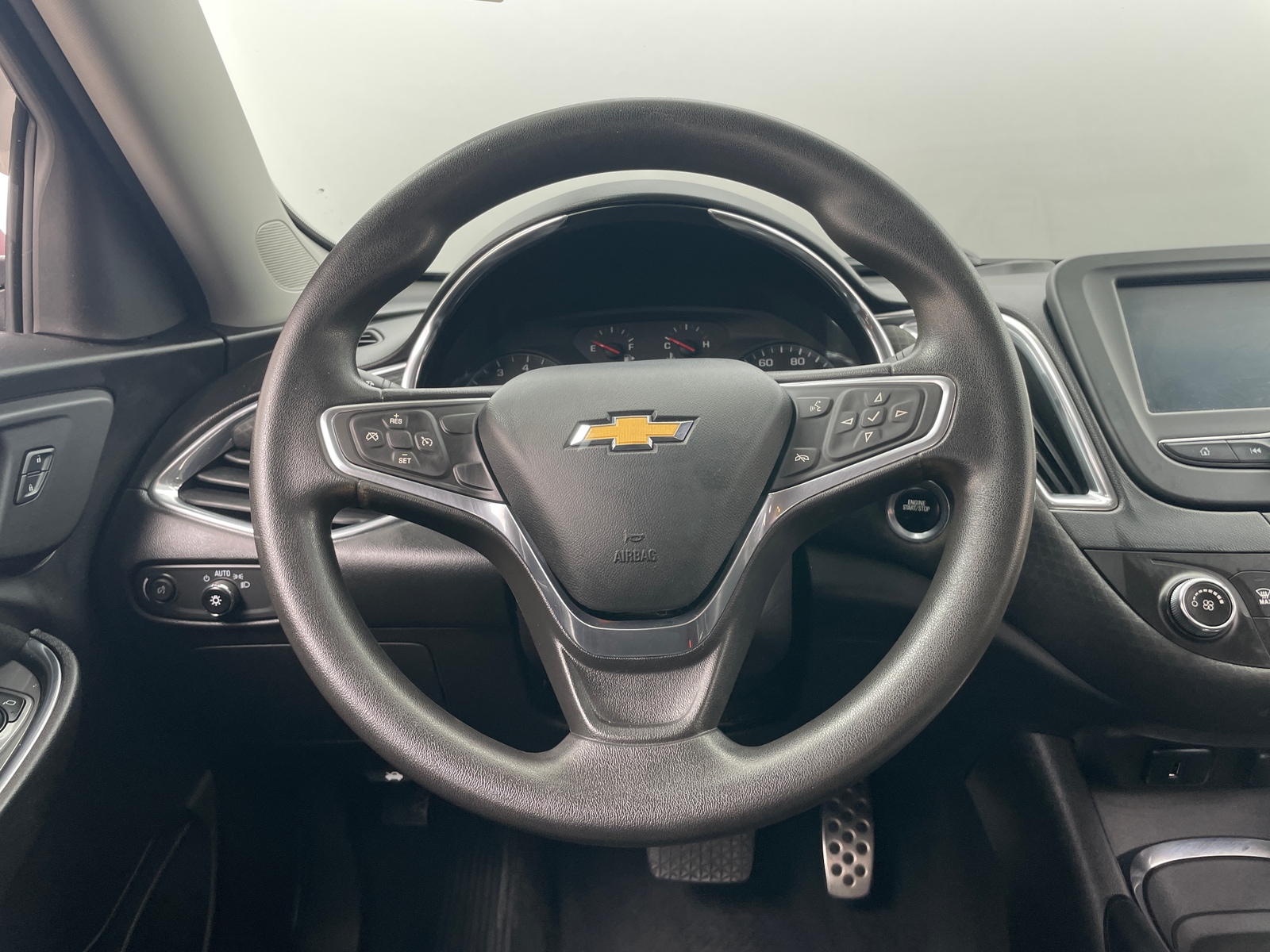 Thumbnail: 2016 Chevrolet Malibu - 5