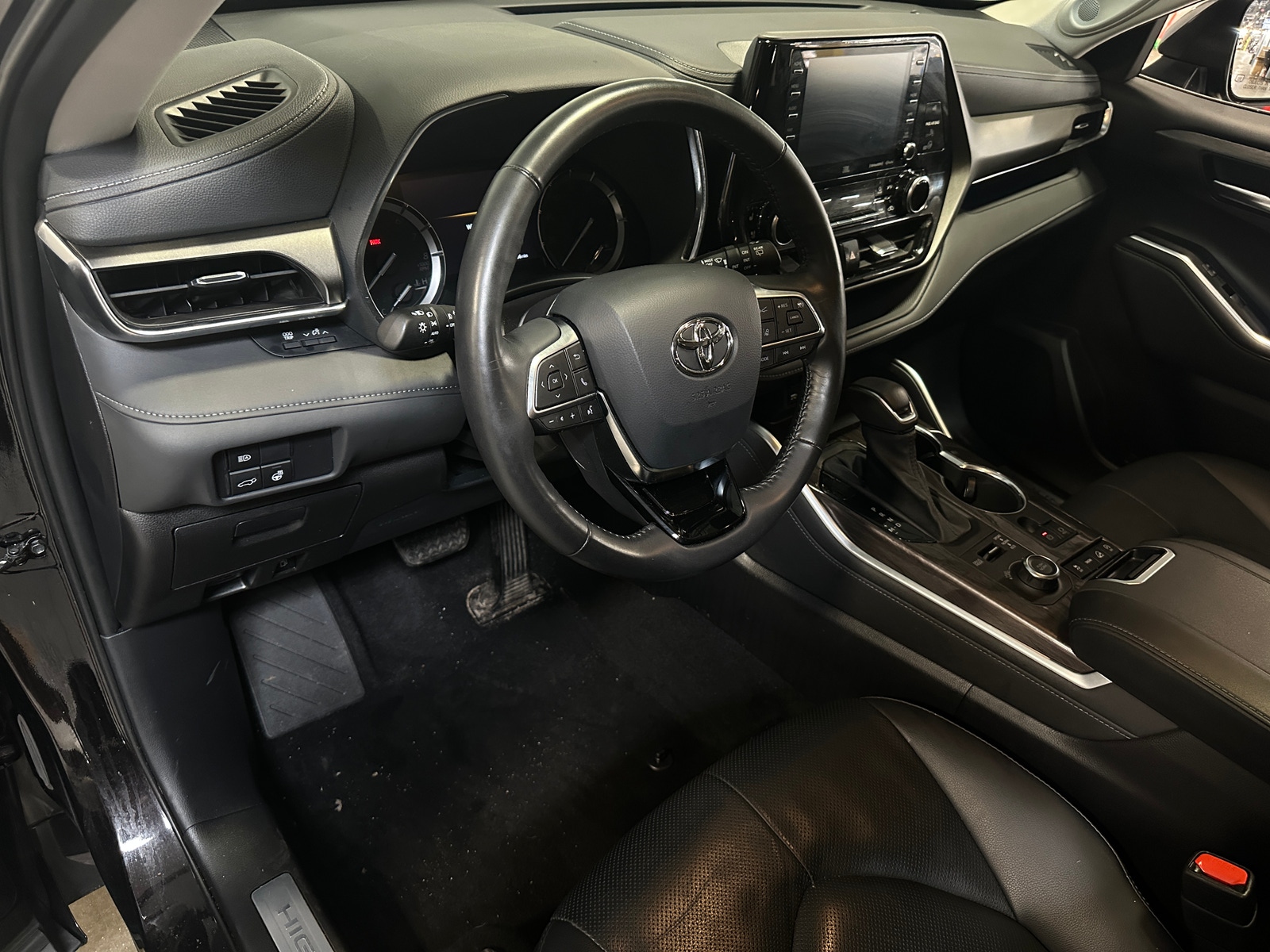 Thumbnail: 2020 Toyota Highlander - 2