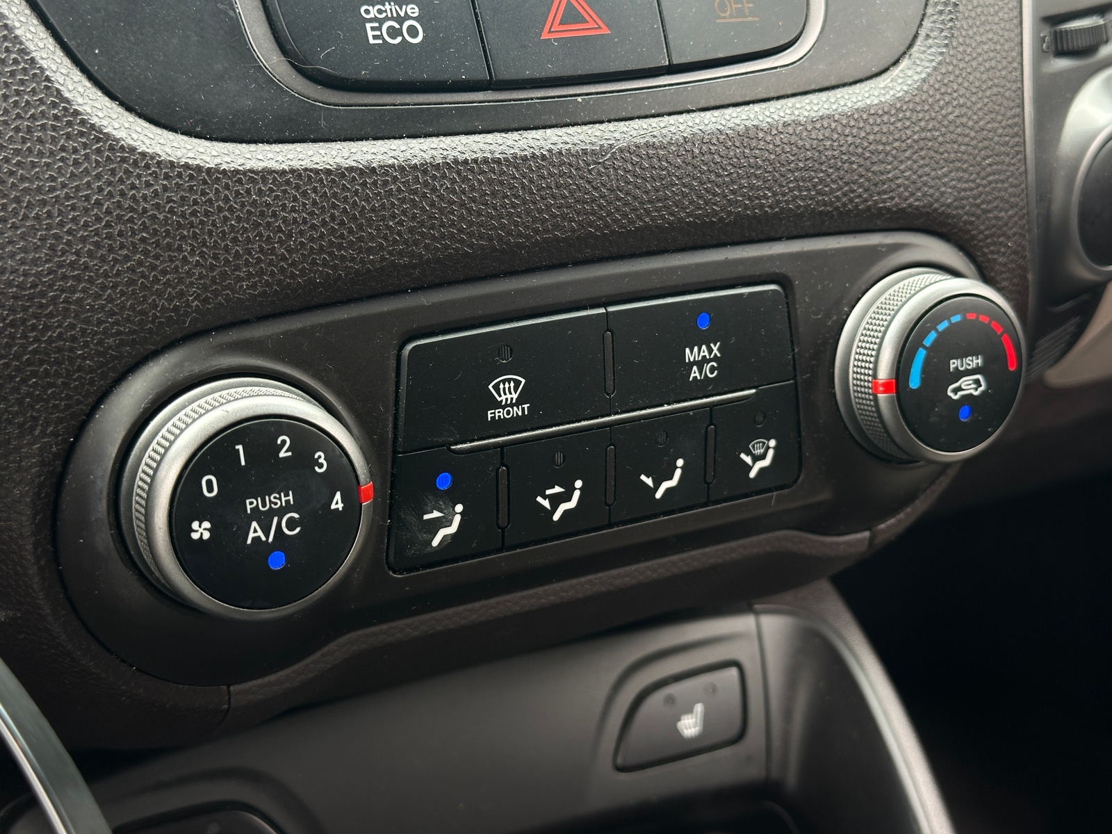 Thumbnail: 2014 Hyundai Tucson - 4