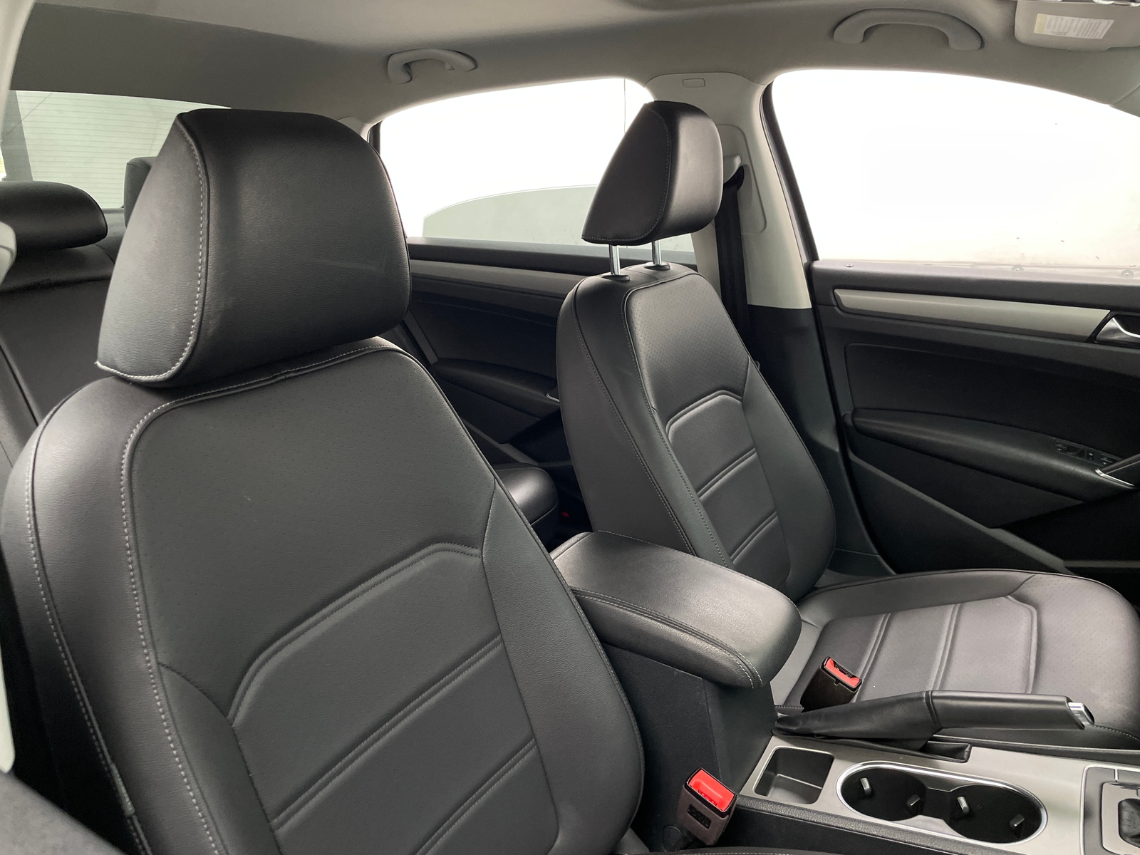 Thumbnail: 2021 Volkswagen Passat - 2