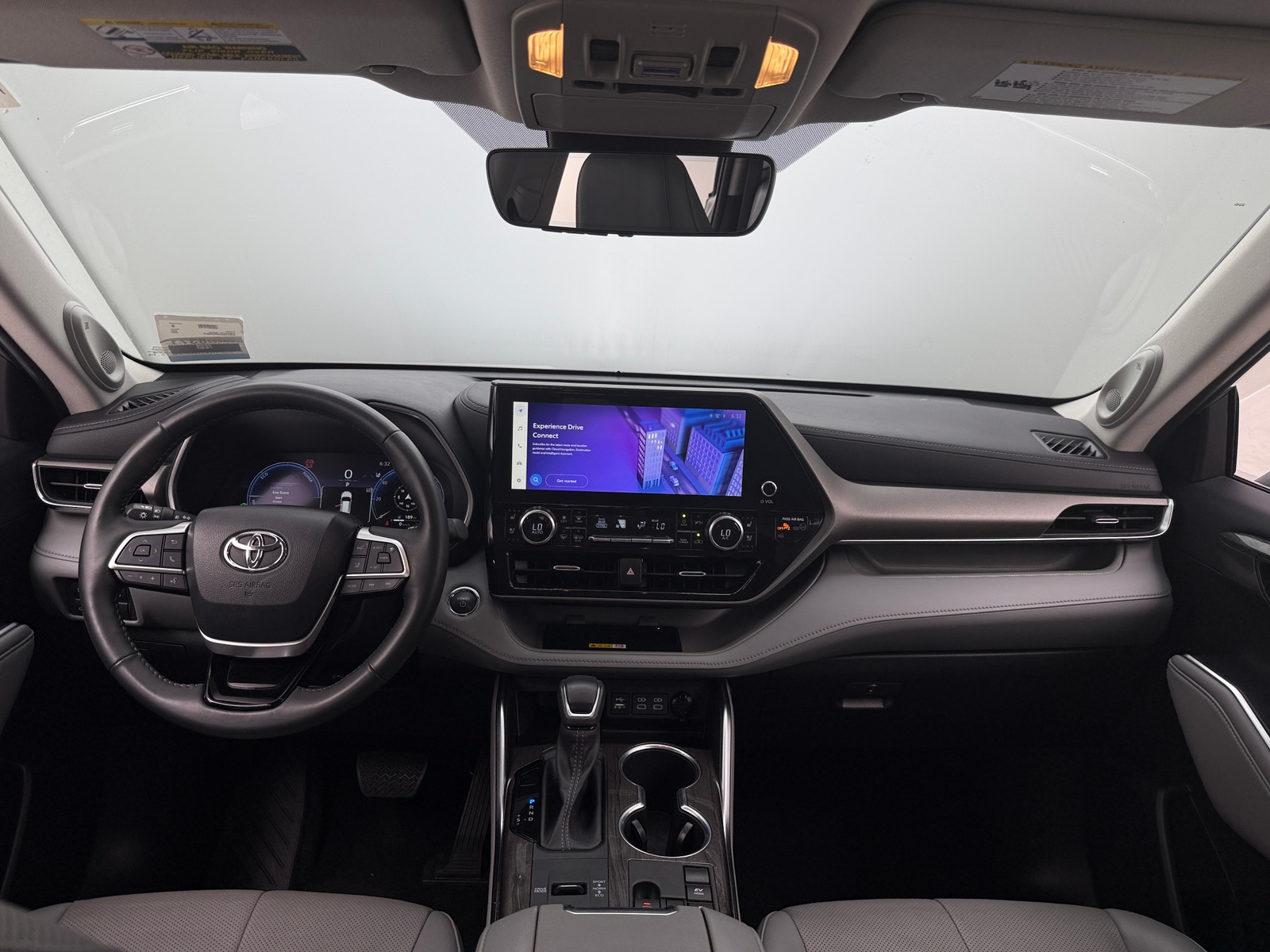 Thumbnail: 2023 Toyota Highlander - 2