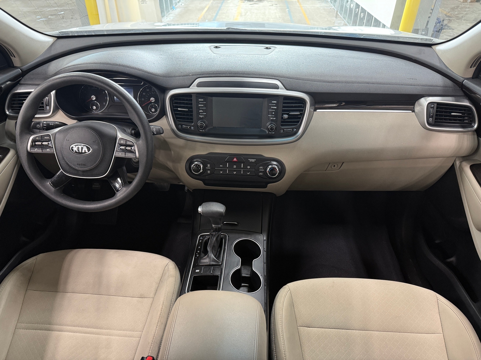 Thumbnail: 2019 Kia Sorento - 3