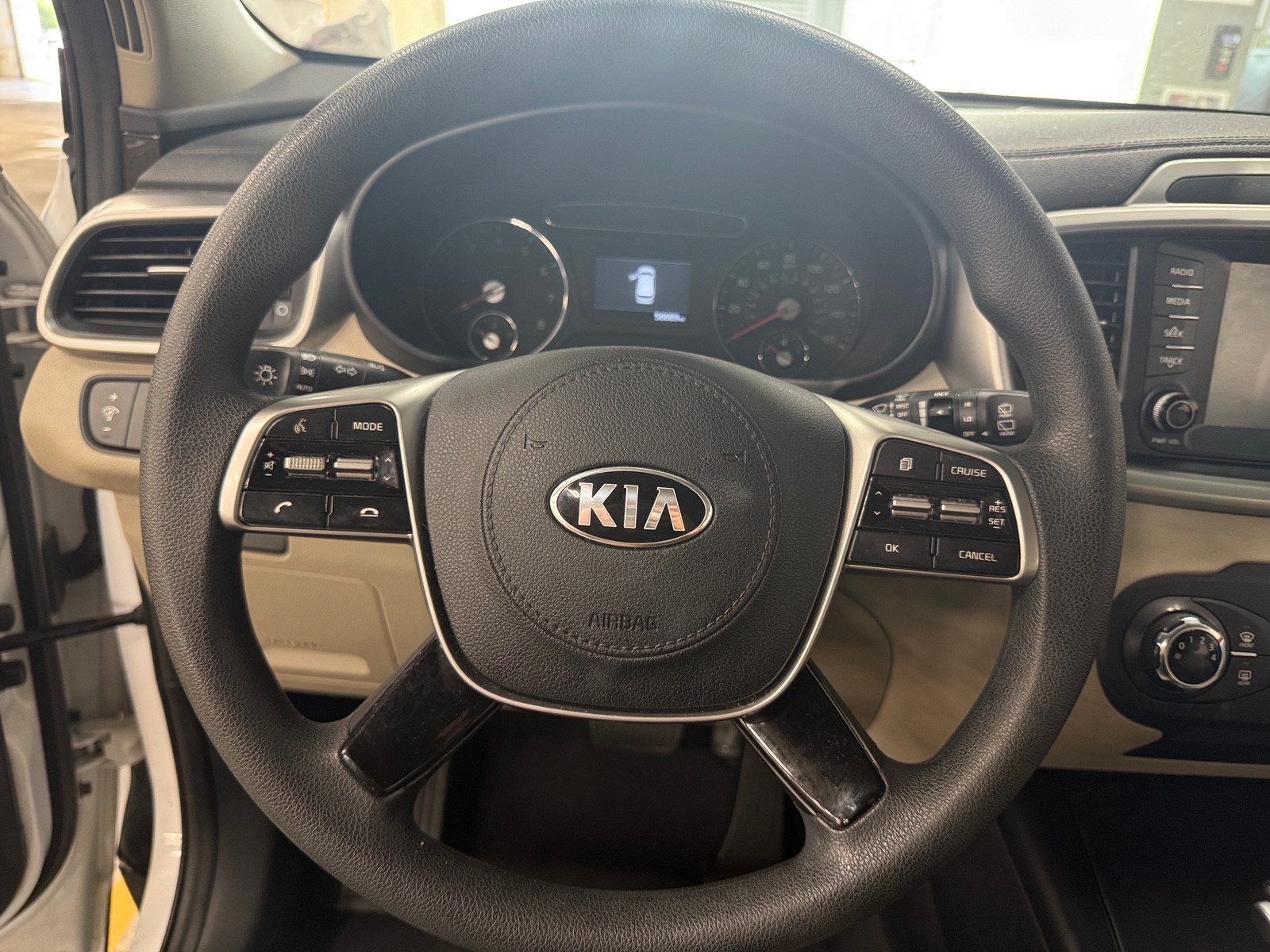 Thumbnail: 2019 Kia Sorento - 5