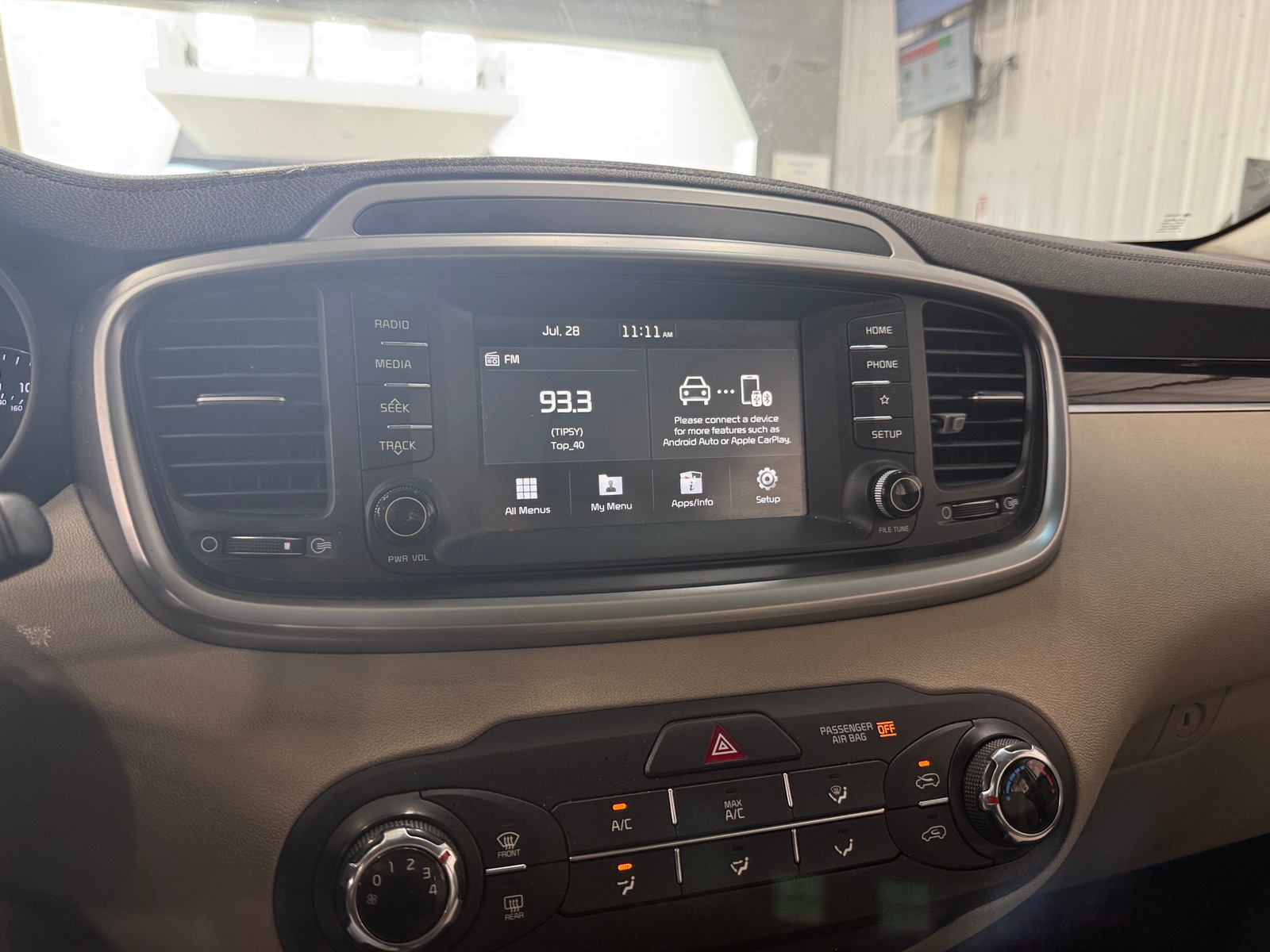 Thumbnail: 2019 Kia Sorento - 4