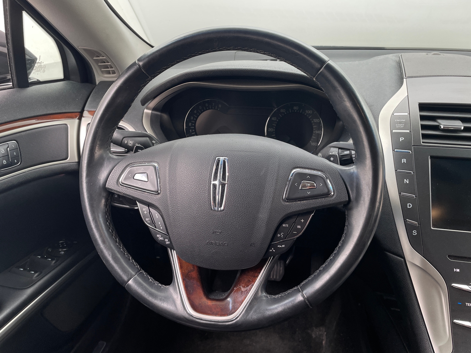 Thumbnail: 2015 Lincoln MKZ - 4