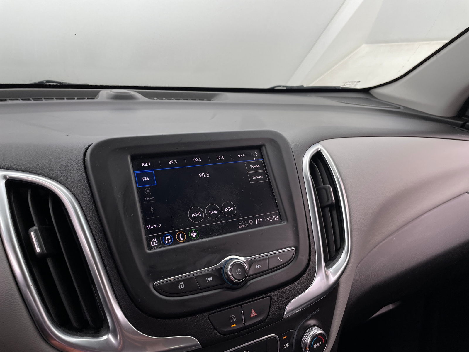 Thumbnail: 2022 Chevrolet Equinox - 4
