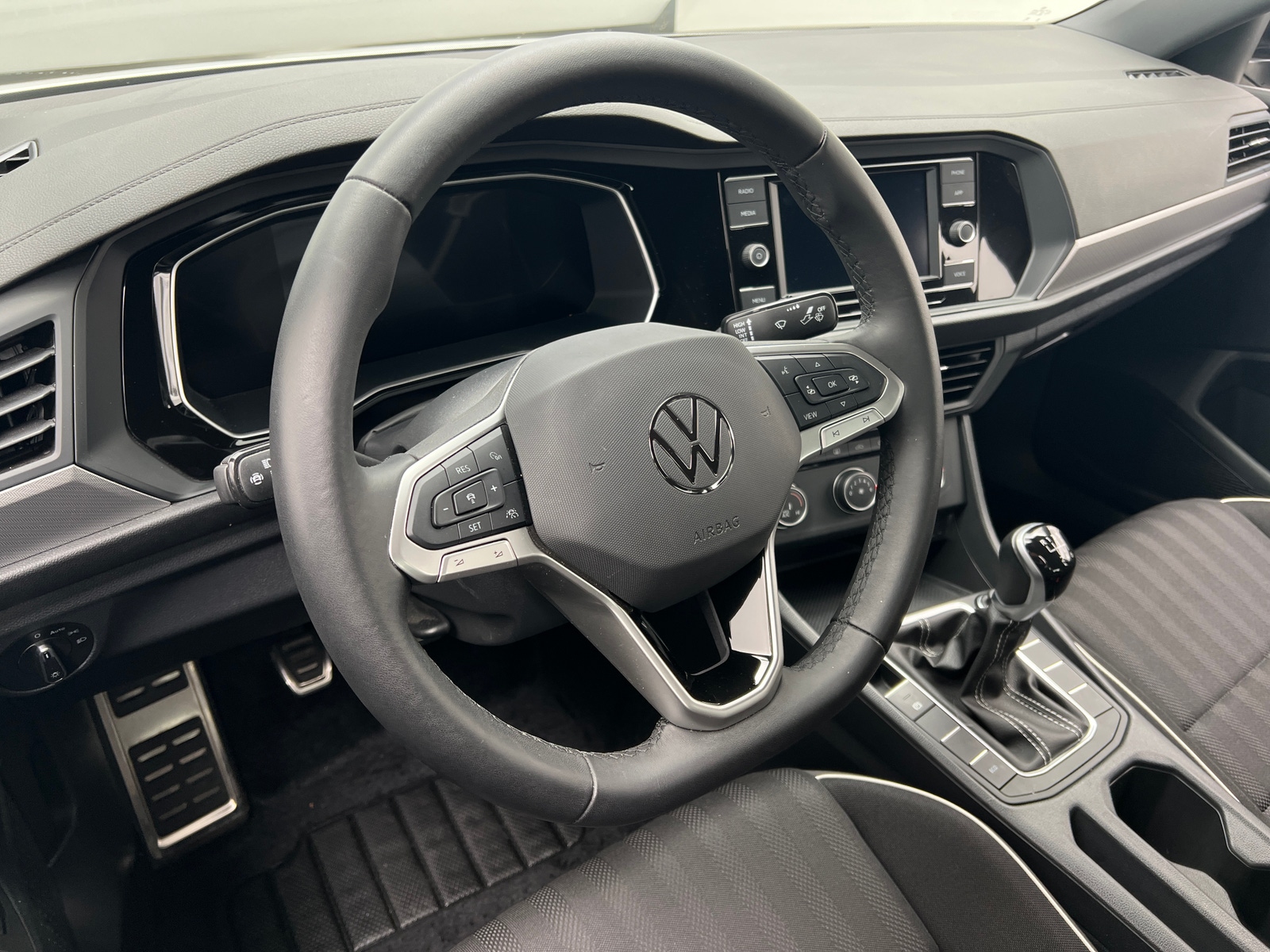 Thumbnail: 2024 Volkswagen Jetta - 5