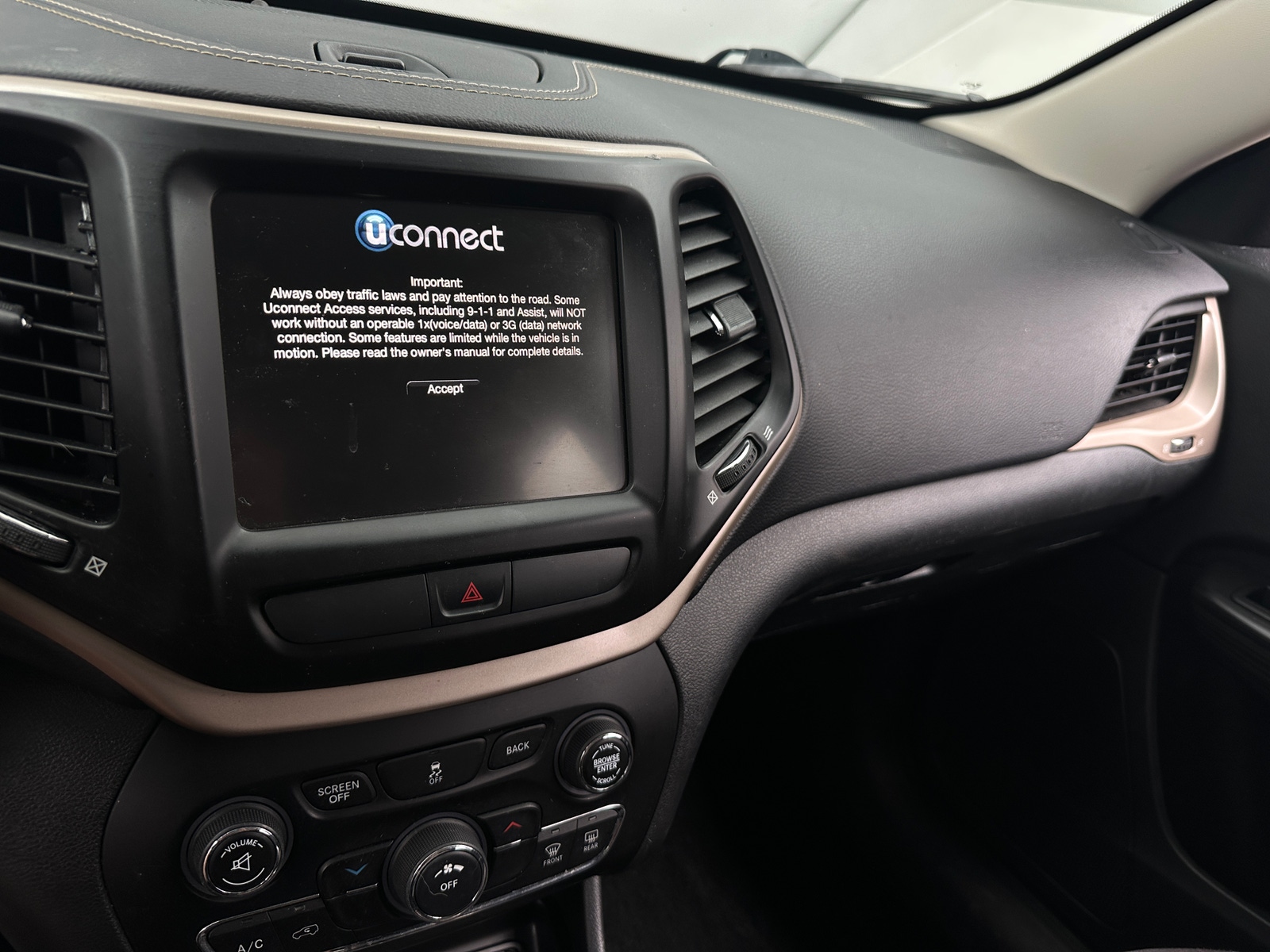 Thumbnail: 2015 Jeep Cherokee - 4