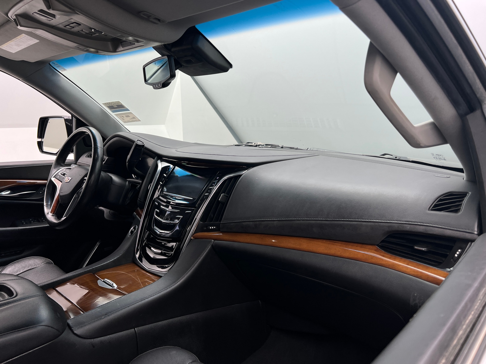 Thumbnail: 2016 Cadillac Escalade - 2