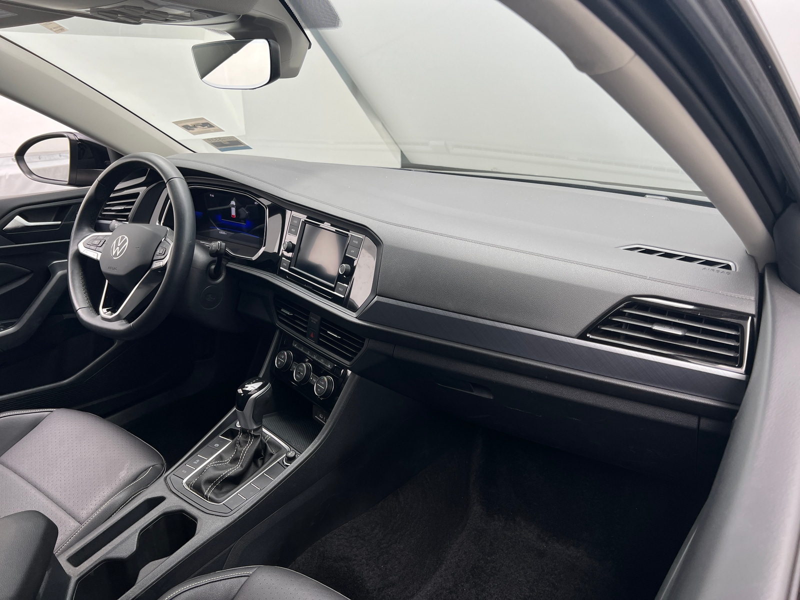 Thumbnail: 2023 Volkswagen Jetta - 3