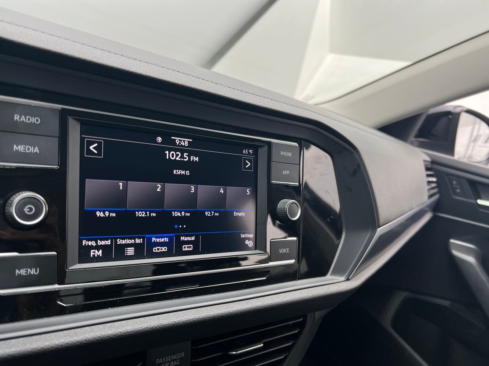 Thumbnail: 2023 Volkswagen Jetta - 4