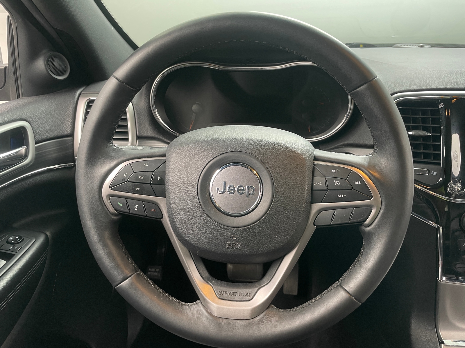 Thumbnail: 2019 Jeep Grand Cherokee - 5