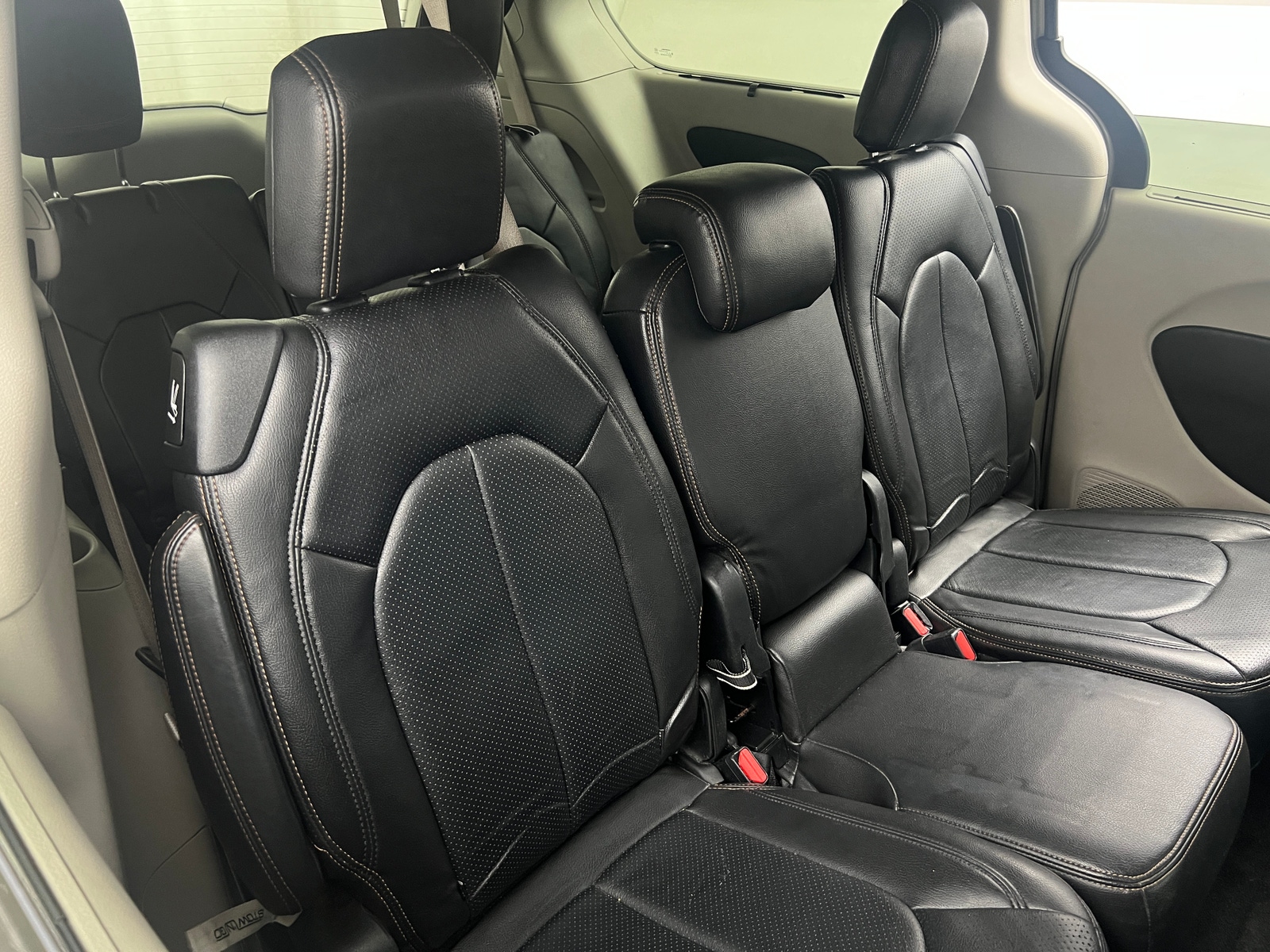 Thumbnail: 2017 Chrysler Pacifica - 6