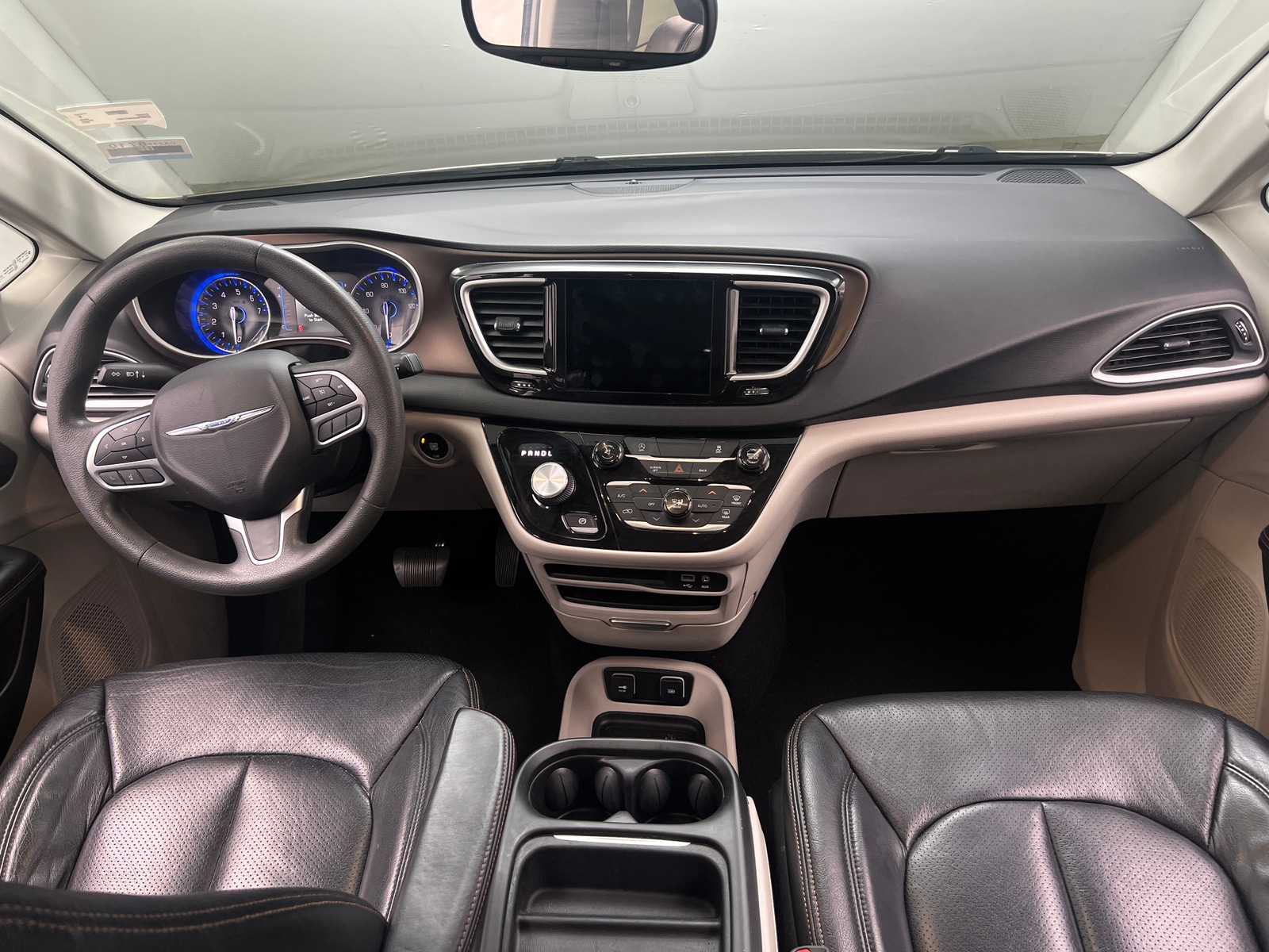 Thumbnail: 2017 Chrysler Pacifica - 3