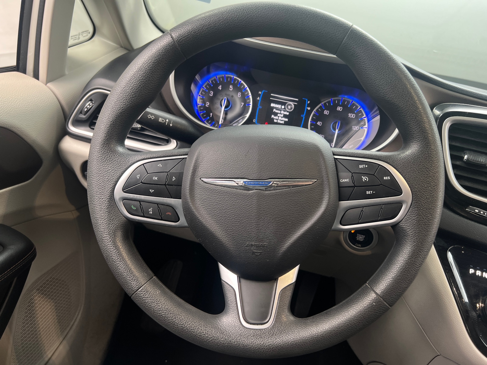 Thumbnail: 2017 Chrysler Pacifica - 5