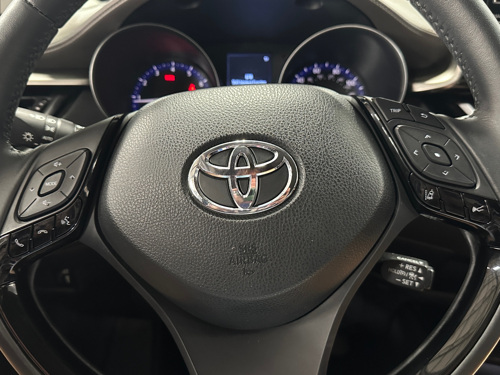 Thumbnail: 2021 Toyota C-HR - 4