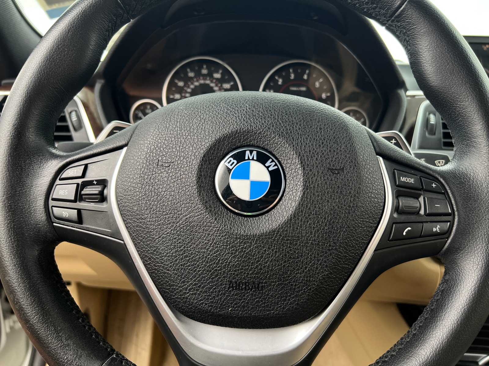 Thumbnail: 2016 BMW 3 Series - 4