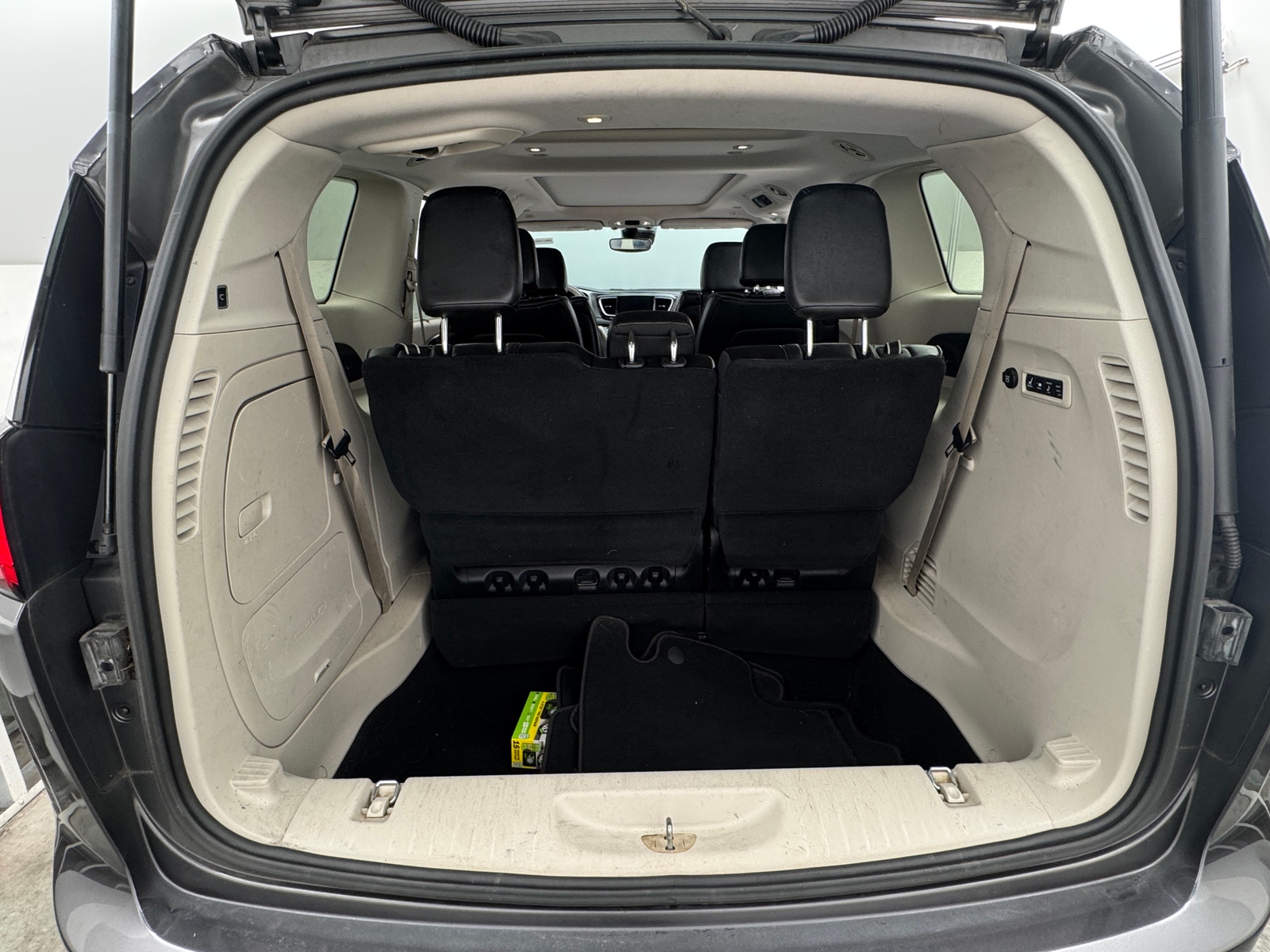 Thumbnail: 2019 Chrysler Pacifica - 6