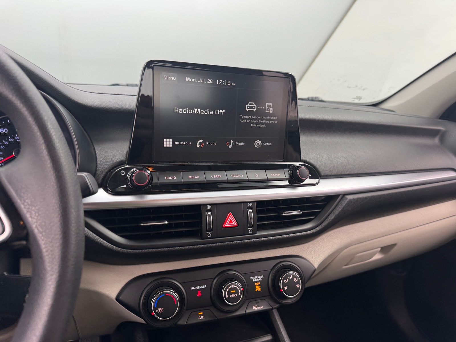 Thumbnail: 2022 Kia Forte - 4