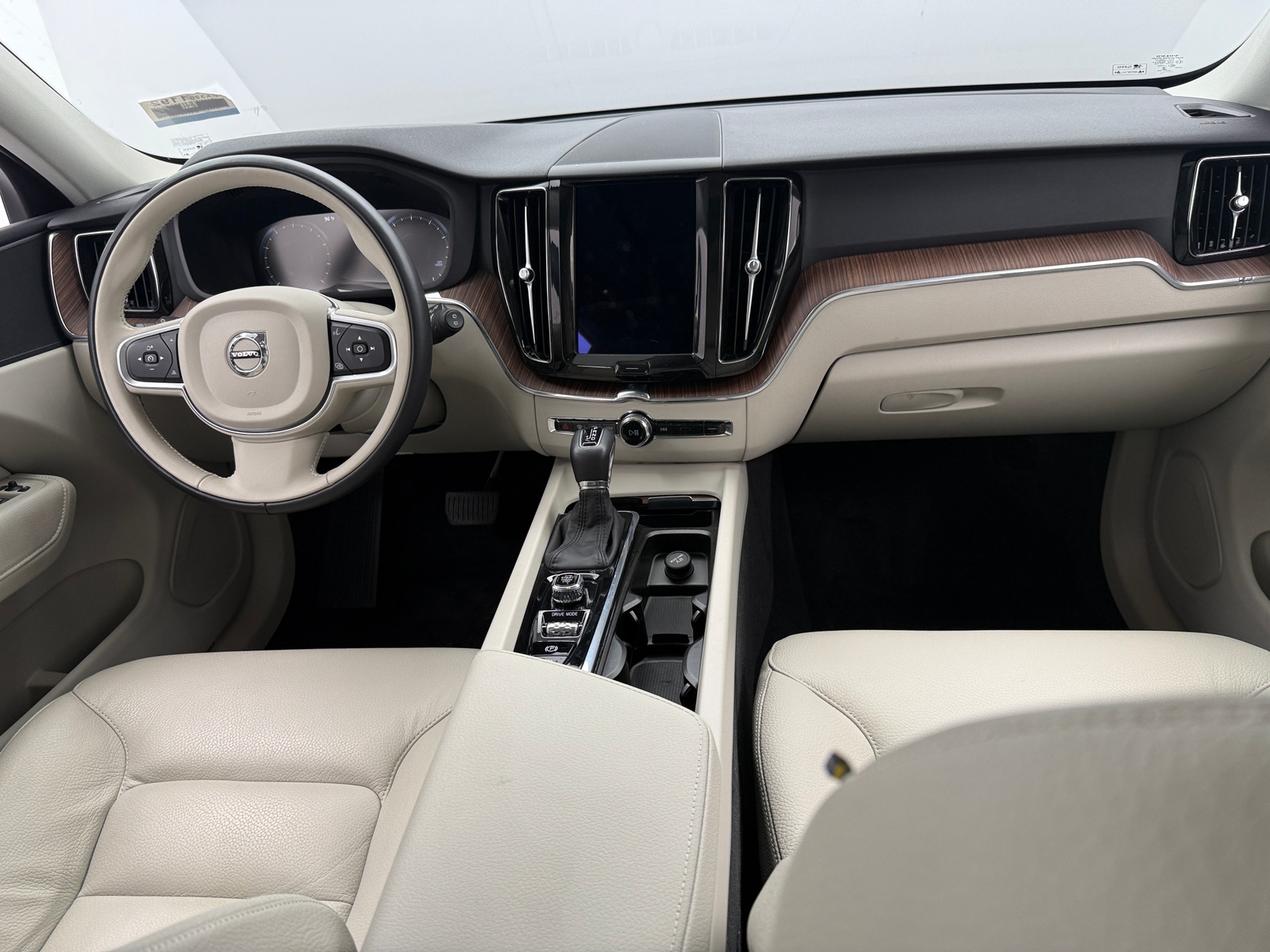 Thumbnail: 2021 Volvo XC60 - 2