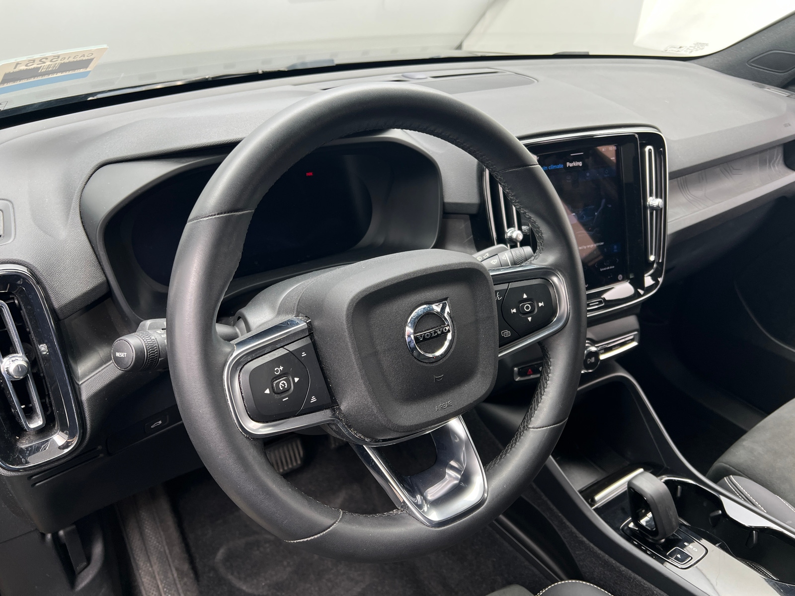 Thumbnail: 2023 Volvo C40 - 5