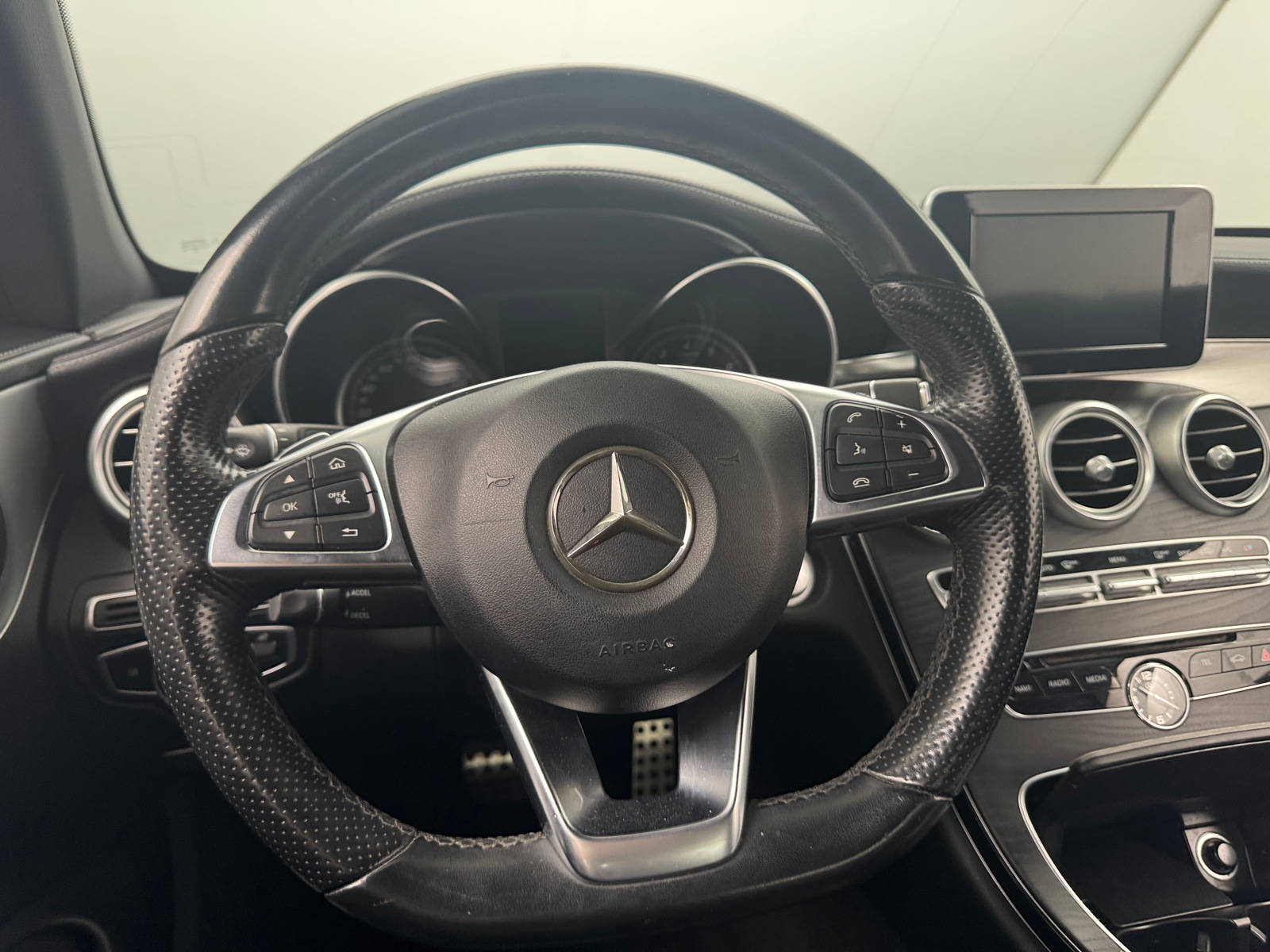 Thumbnail: 2017 Mercedes-Benz C-Class - 4