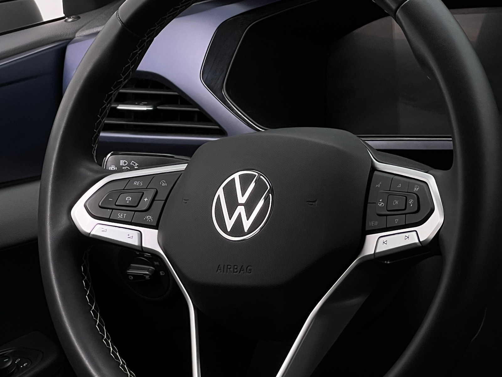 Thumbnail: 2023 Volkswagen Taos - 4