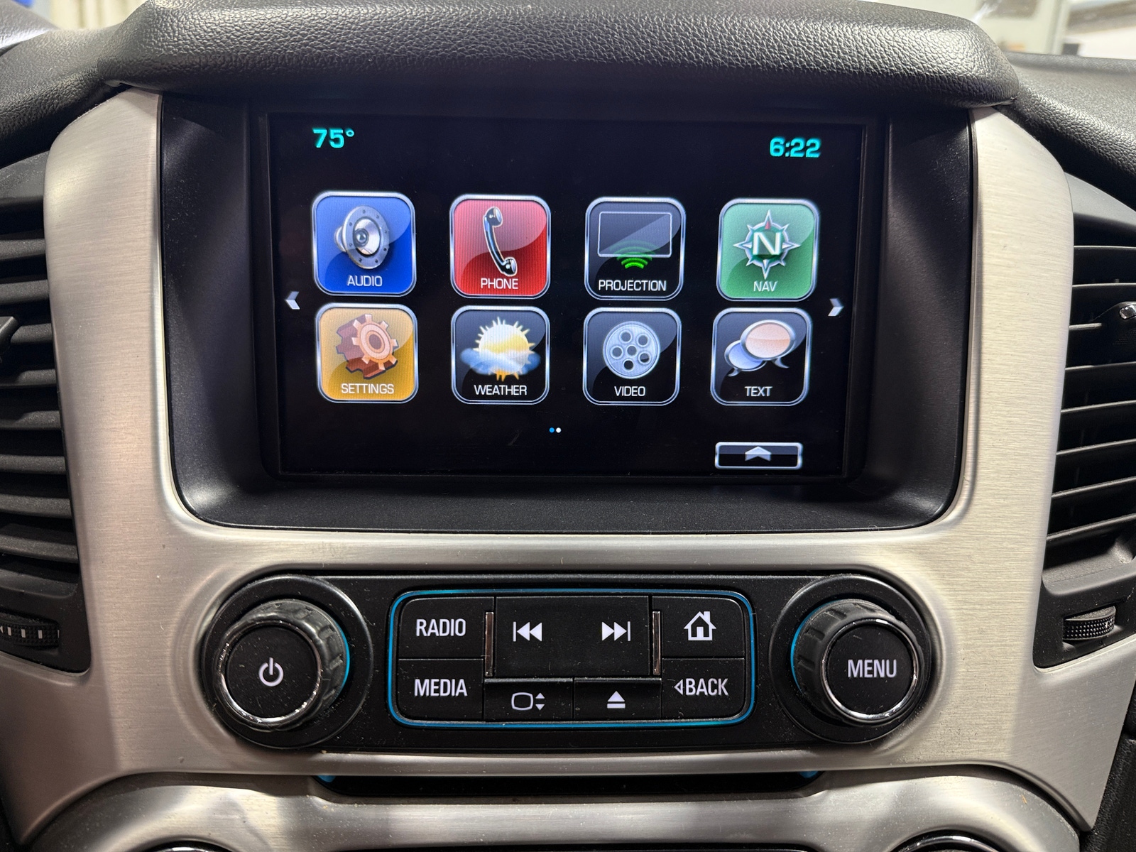 Thumbnail: 2017 GMC Yukon - 3