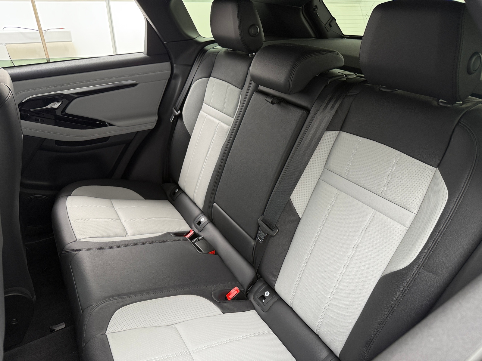 Thumbnail: 2022 Land Rover Range Rover Evoque - 5