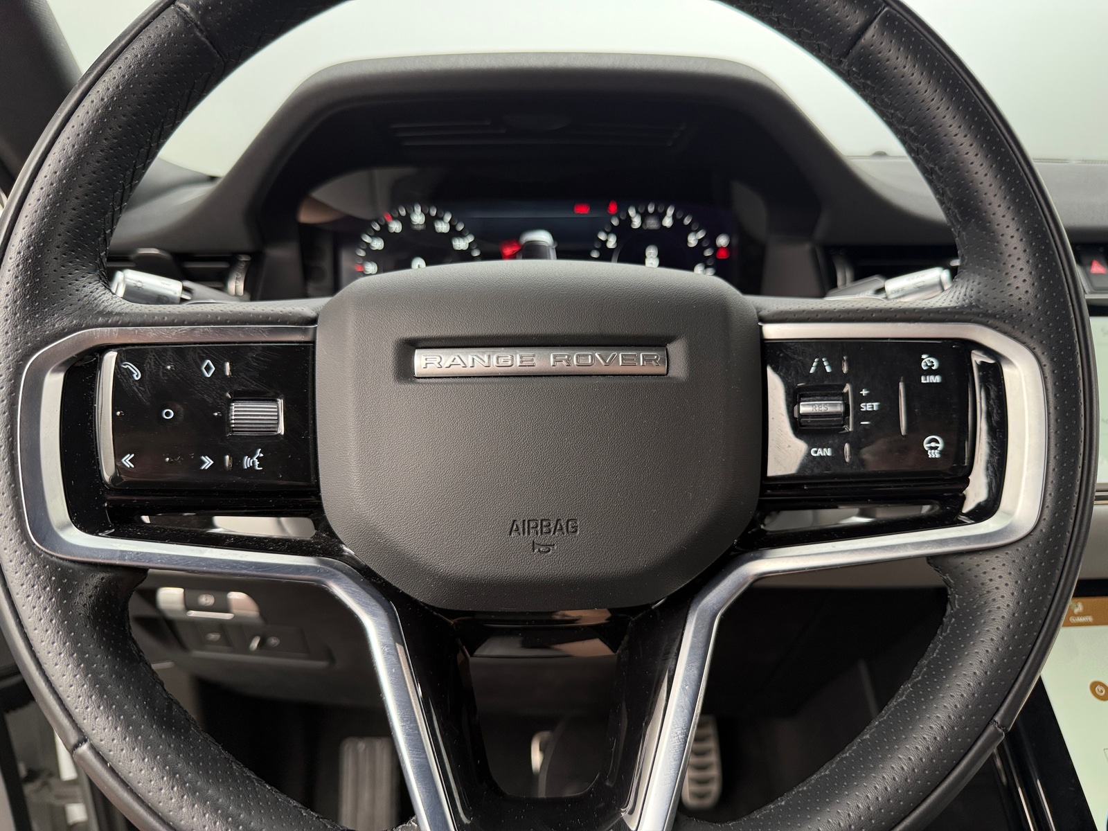 Thumbnail: 2022 Land Rover Range Rover Evoque - 4