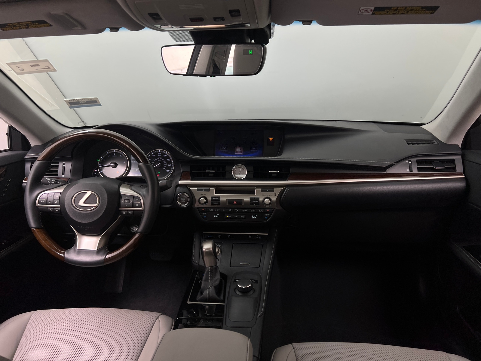 Thumbnail: 2016 Lexus ES - 2